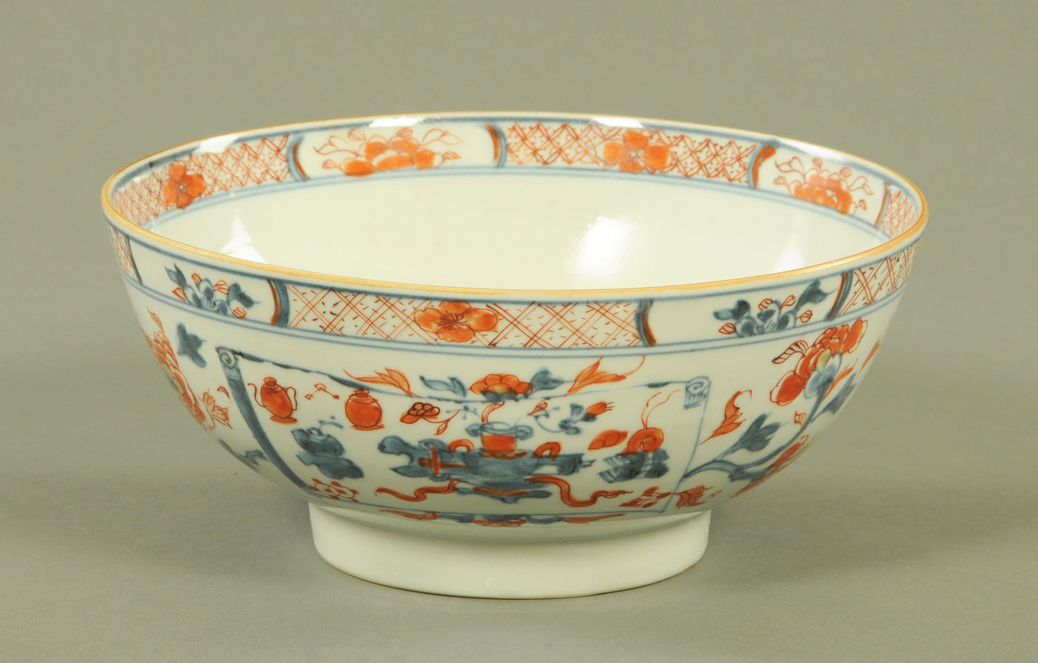 An 18th century Chinese Imari porcelain bowl,