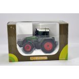 Universal Hobbies 1/32 Fendt 820 Tractor. E in Box.