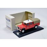 Momaco Parade 1/43 No. 4352 Land Rover Double Cab Pompiers Marseille. NM to M in Box.