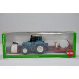 Siku 1/32 Fendt Farmer Tractor with Bale Fort Set. Special Edition. M in Box.
