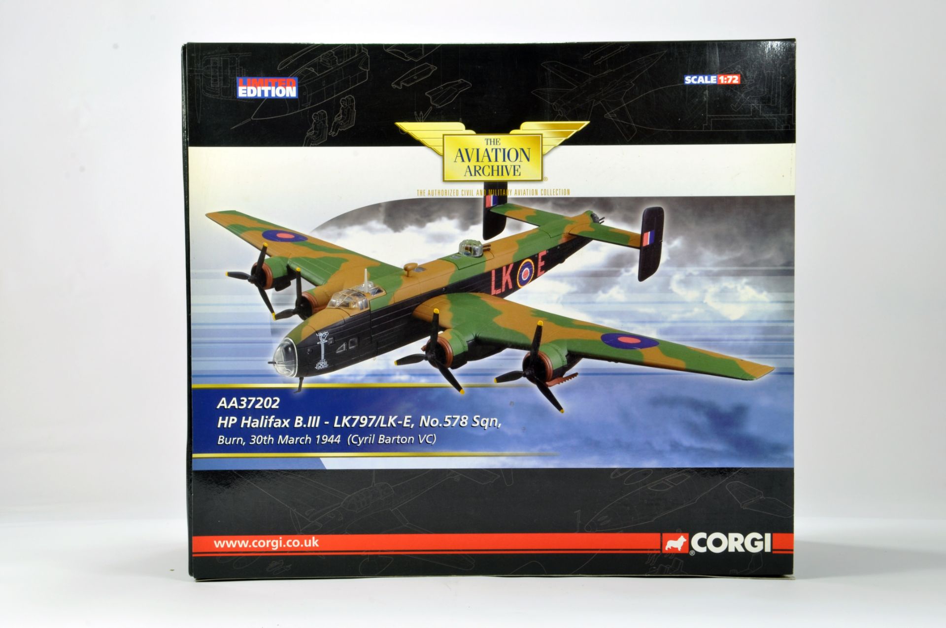 Corgi 1/72 Diecast Aircraft Aviation Archive No. AA37202 HP Halifax BIII. Delicate model generally