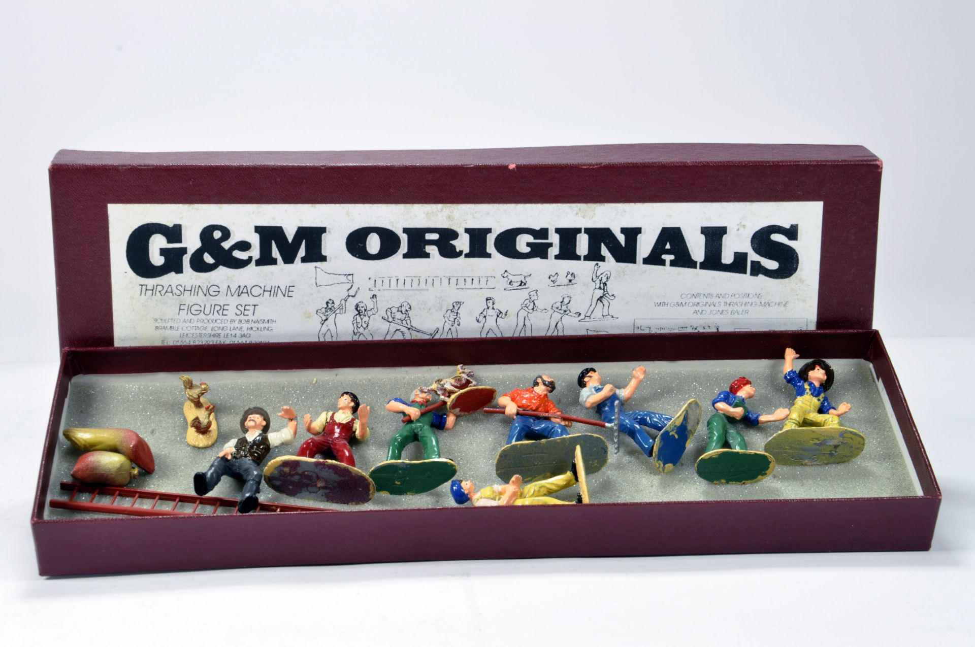 G&M Originals 1/32 Set of Thrashing Machine Figures. Generally VG.