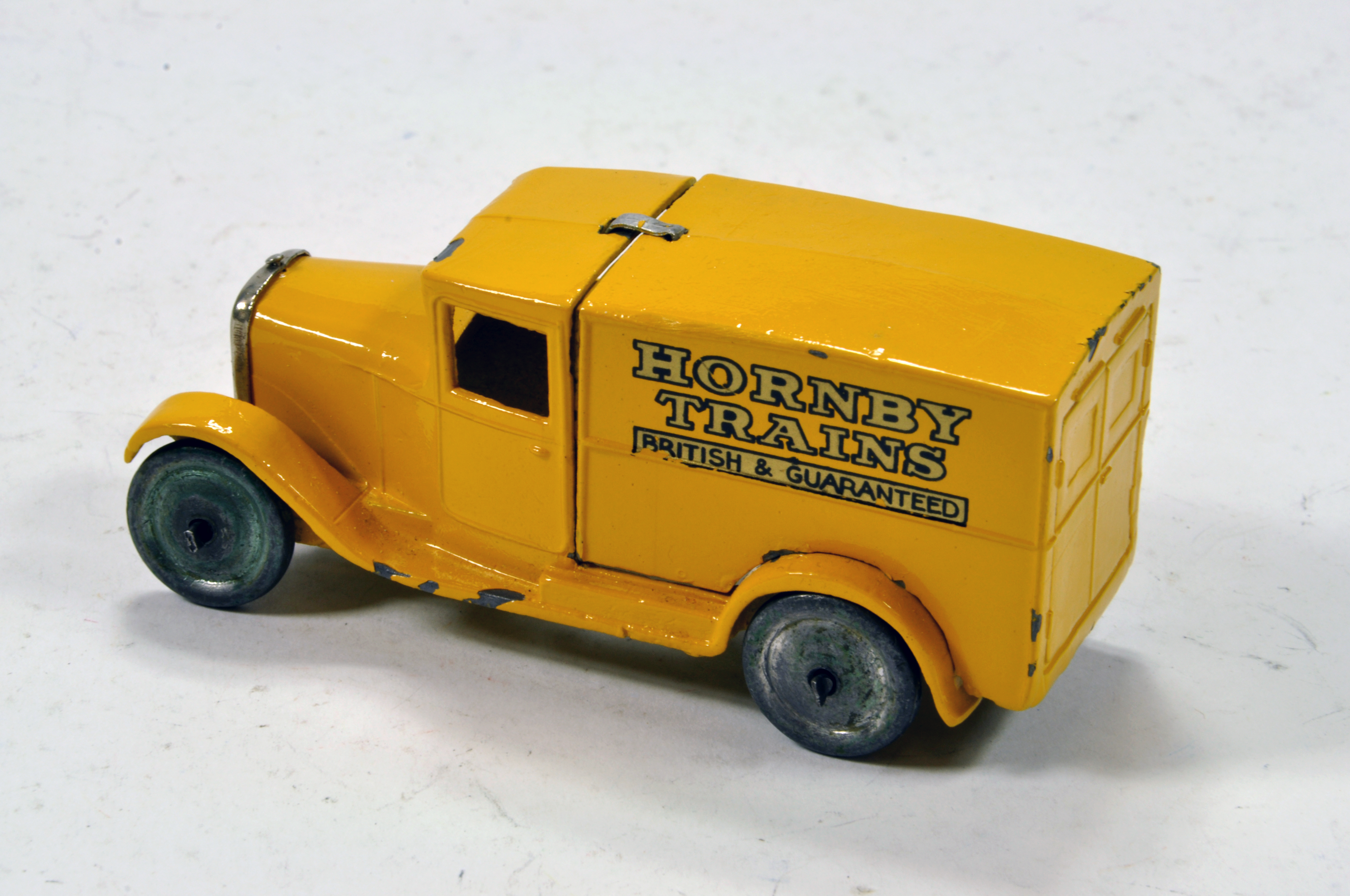 Dinky No. 28A Pre-war Delivery Van Hornby Trains. Yellow with gold lettering with black outline - Image 3 of 6