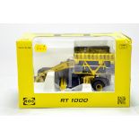 ROS 1/32 Farm Issue comprising ROC RT 1000 Rake. NM to M in Box.
