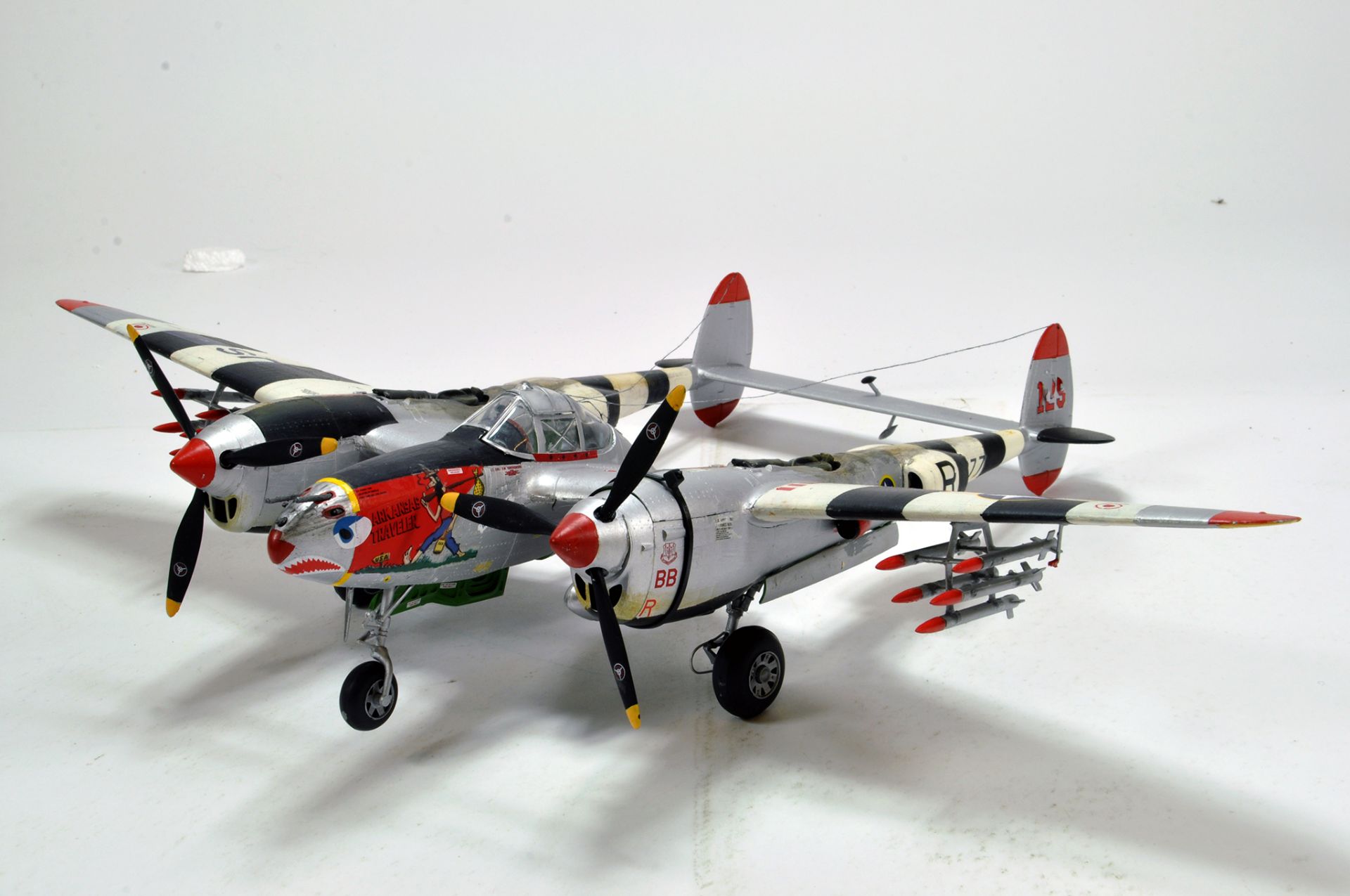 Handbuilt Plastic Impressive Aircraft Model comprising Lockheed P-38 Lightning - Arkansas Traveler