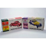 Duo of plastic model kits in 1/32 comprising Pyro Ford 32 Coupe and Ford 32 Roadster. Appear