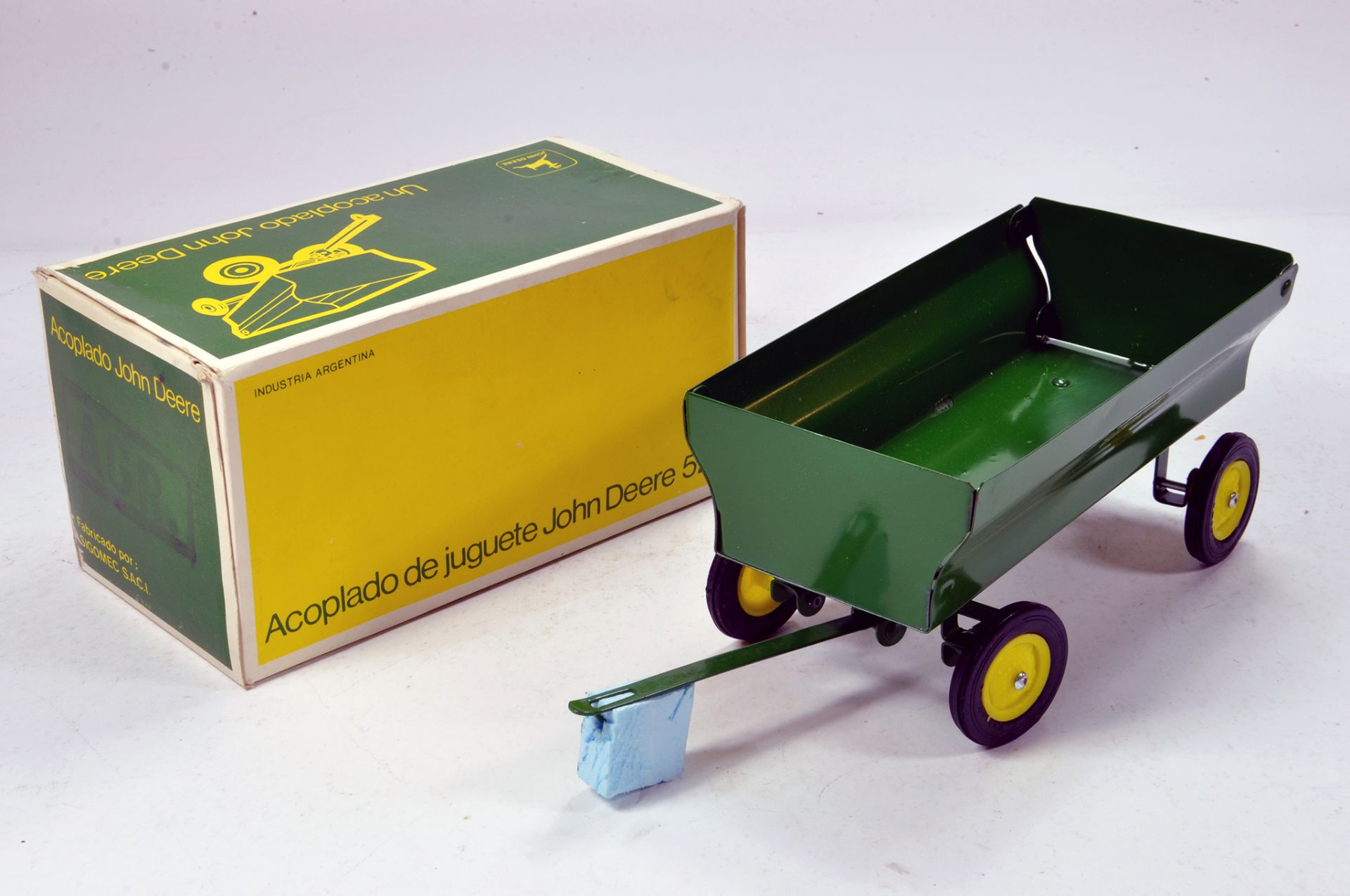 Extremely Scarce Sigomec (Argentina) 1/16 Farm issue comprising John Deere Trailer. E to NM in Box.