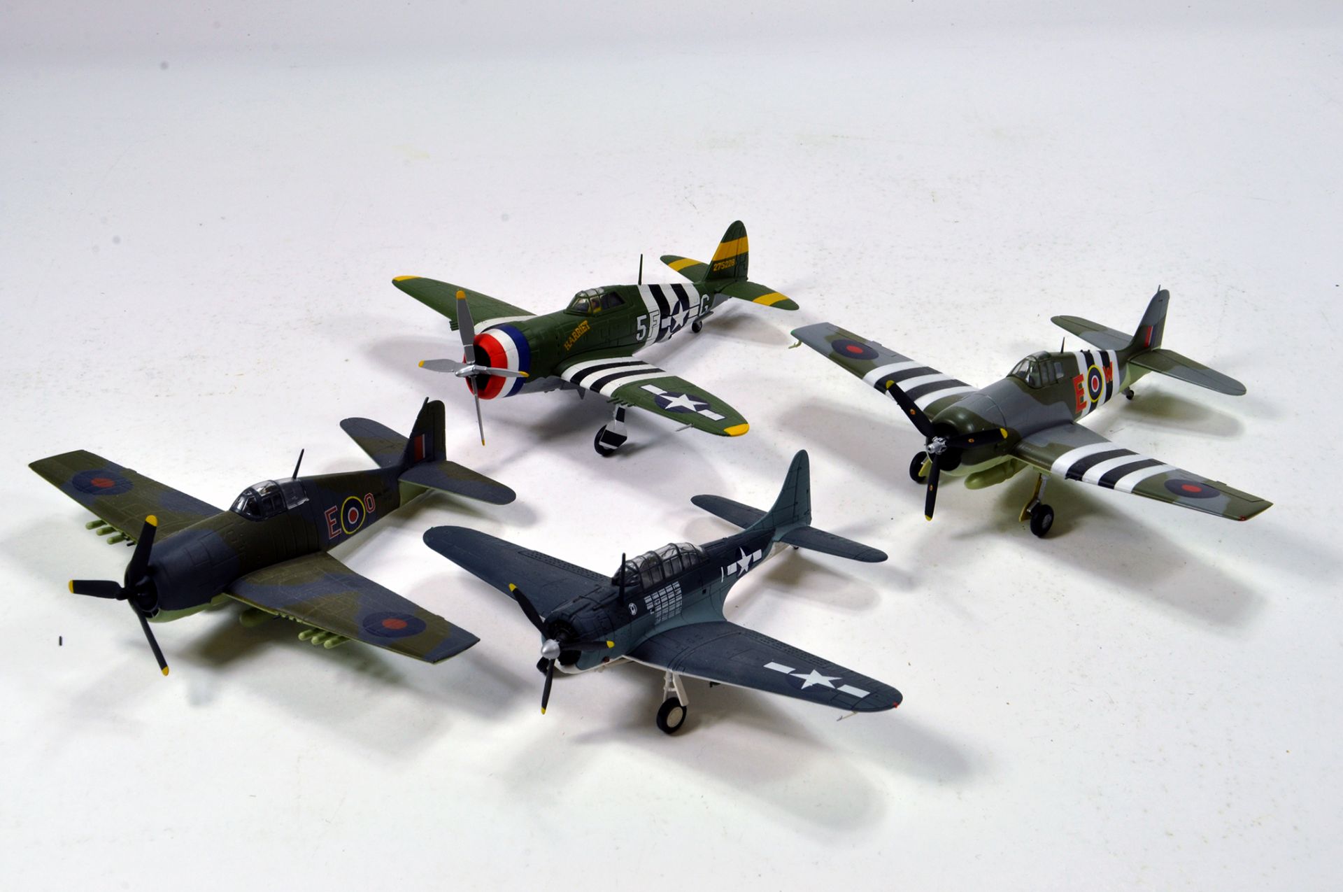 Impressive Diecast Aircraft group comprising various USAF and RAF Royal Airforce issues. 1/72 scale.