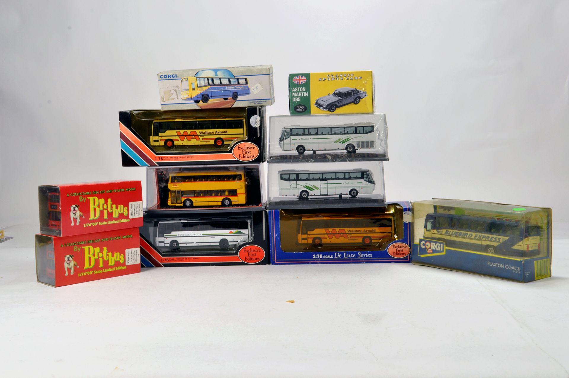 Corgi Classics, Britbus and other Diecast group comprising commercials, mainly bus issues. E in