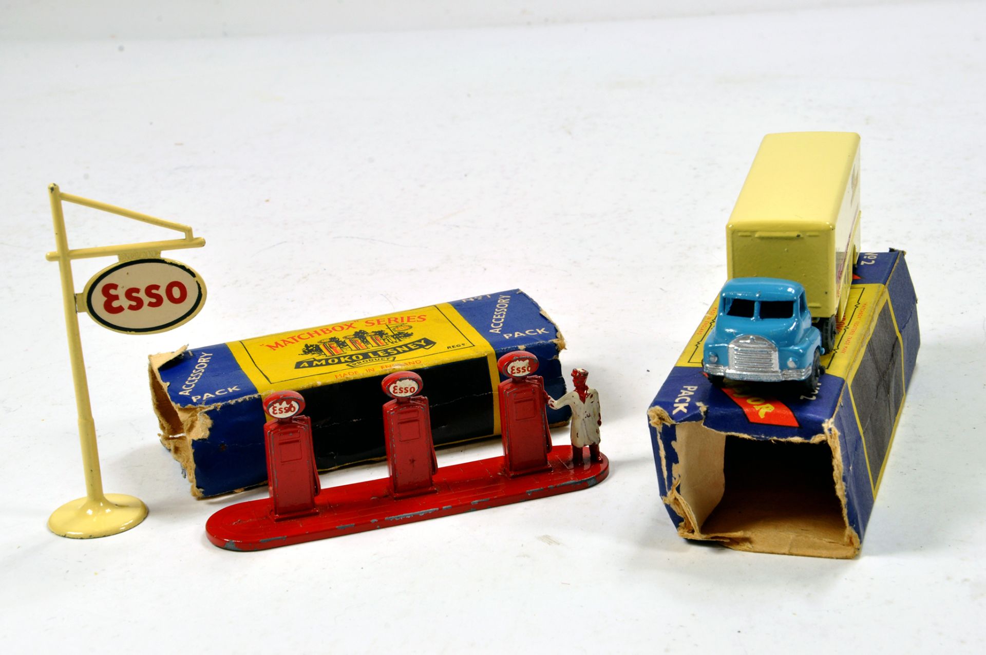 Matchbox early diecast group comprising major and accessory pack issues. (2)