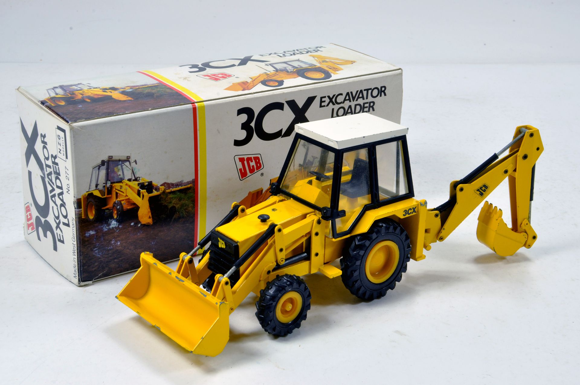 NZG 1/35 Diecast Construction Issue Comprising JCB 3CX Excavator Loader. Generally VG (missing