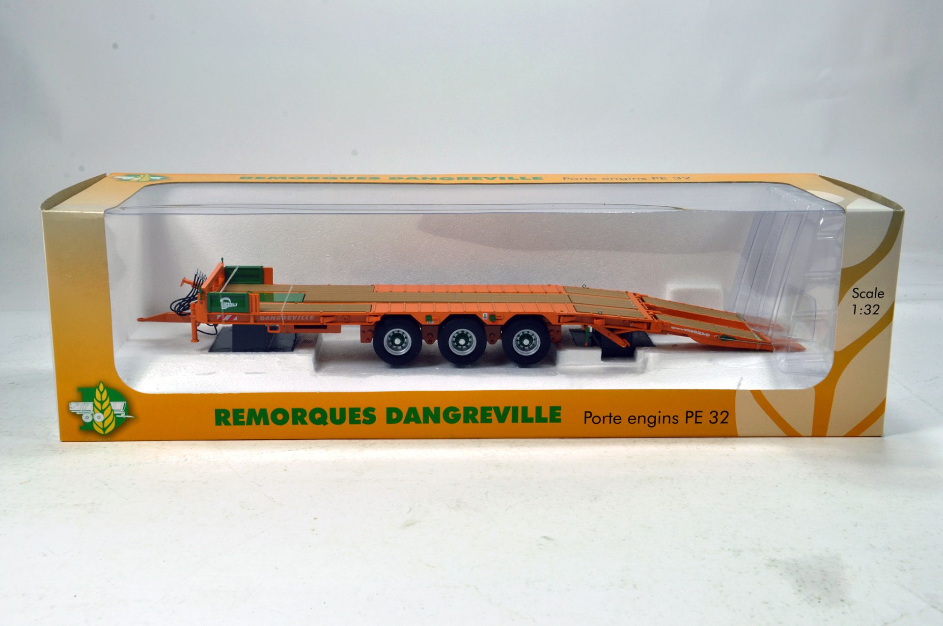 Universal Hobbies 1/32 Dangreville Low Loader Trailer. NM in Box.