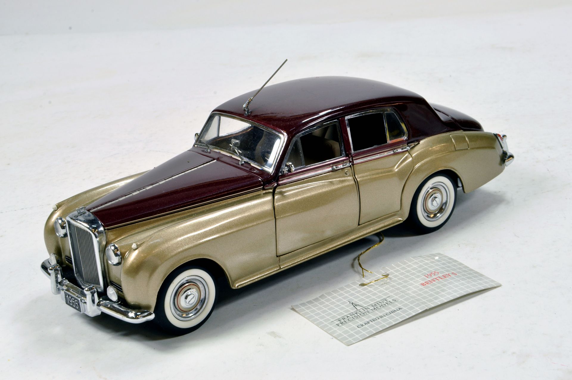 Franklin Mint 1/24 1955 Bentley S. Impressive highly detailed piece that displays well hence E to NM