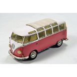 Franklin Mint 1/24 1962 Volkswagen Microbus Camper. Impressive highly detailed piece that displays