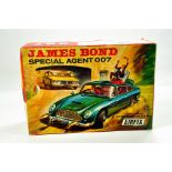 Airfix 1/24 scale James Bond 007 Aston Martin DB5 plastic kit. Appears complete hence E in E Box.