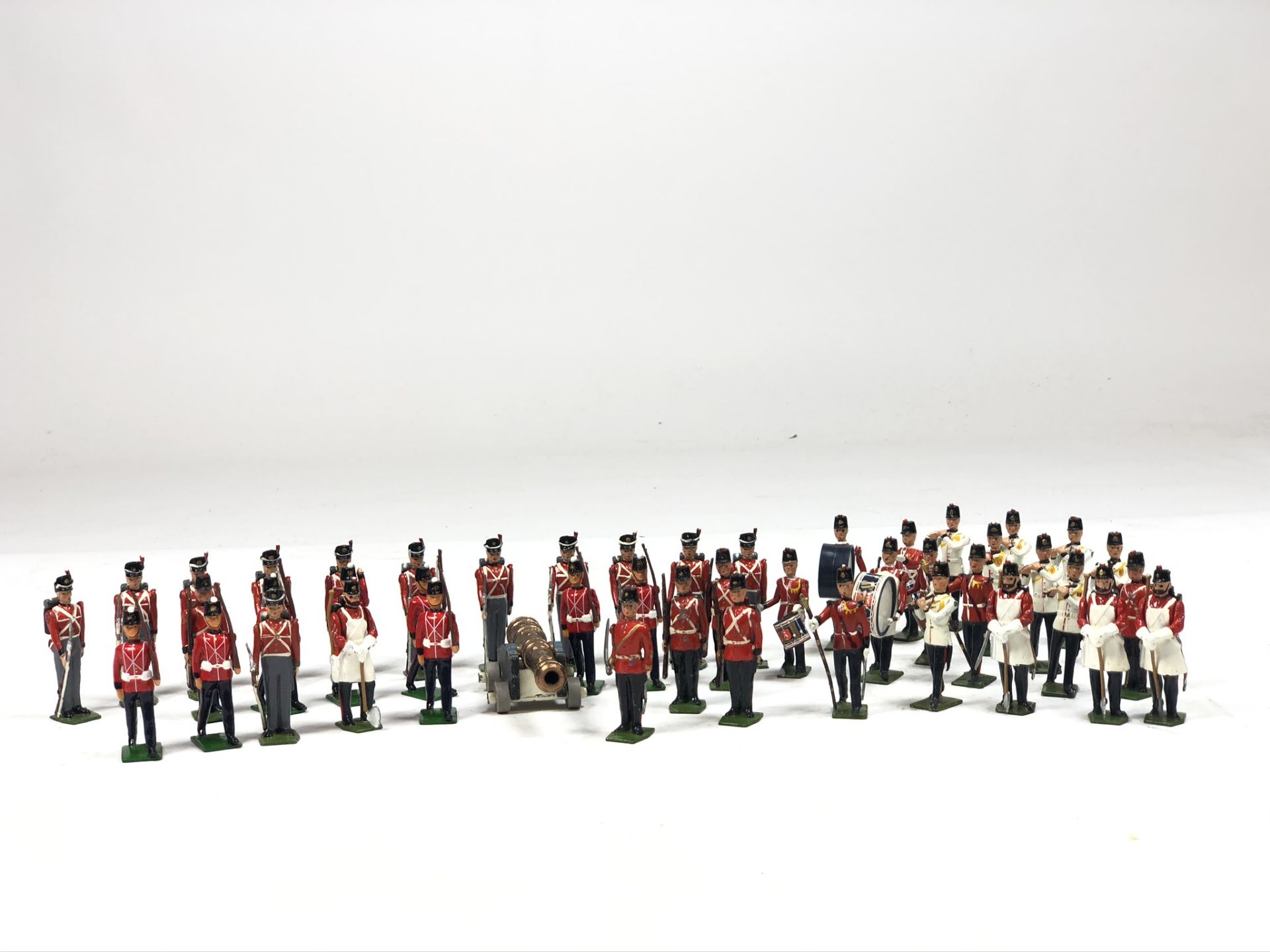 An impressive display of marching band related lead metal Soldiers from Britains