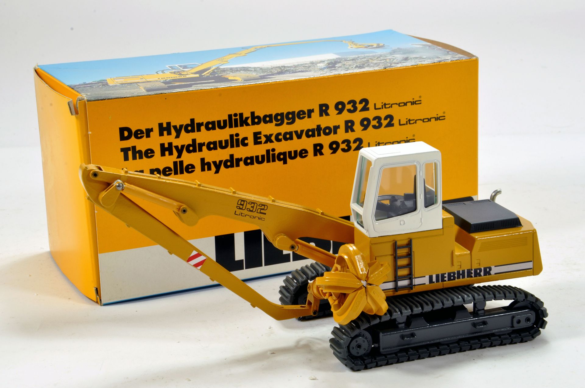 Conrad 1/50 construction issue comprising Liebherr R932 Hydraulic Excavator. E to NM.