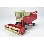 Ertl 1/32 International Combine. Early issue is G and Hard to Find.