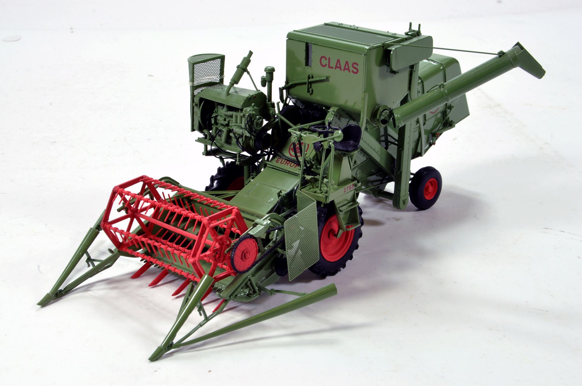 Universal Hobbies 1/32 Farm Issue comprising Claas Europa Combine (green). Generally E to NM.