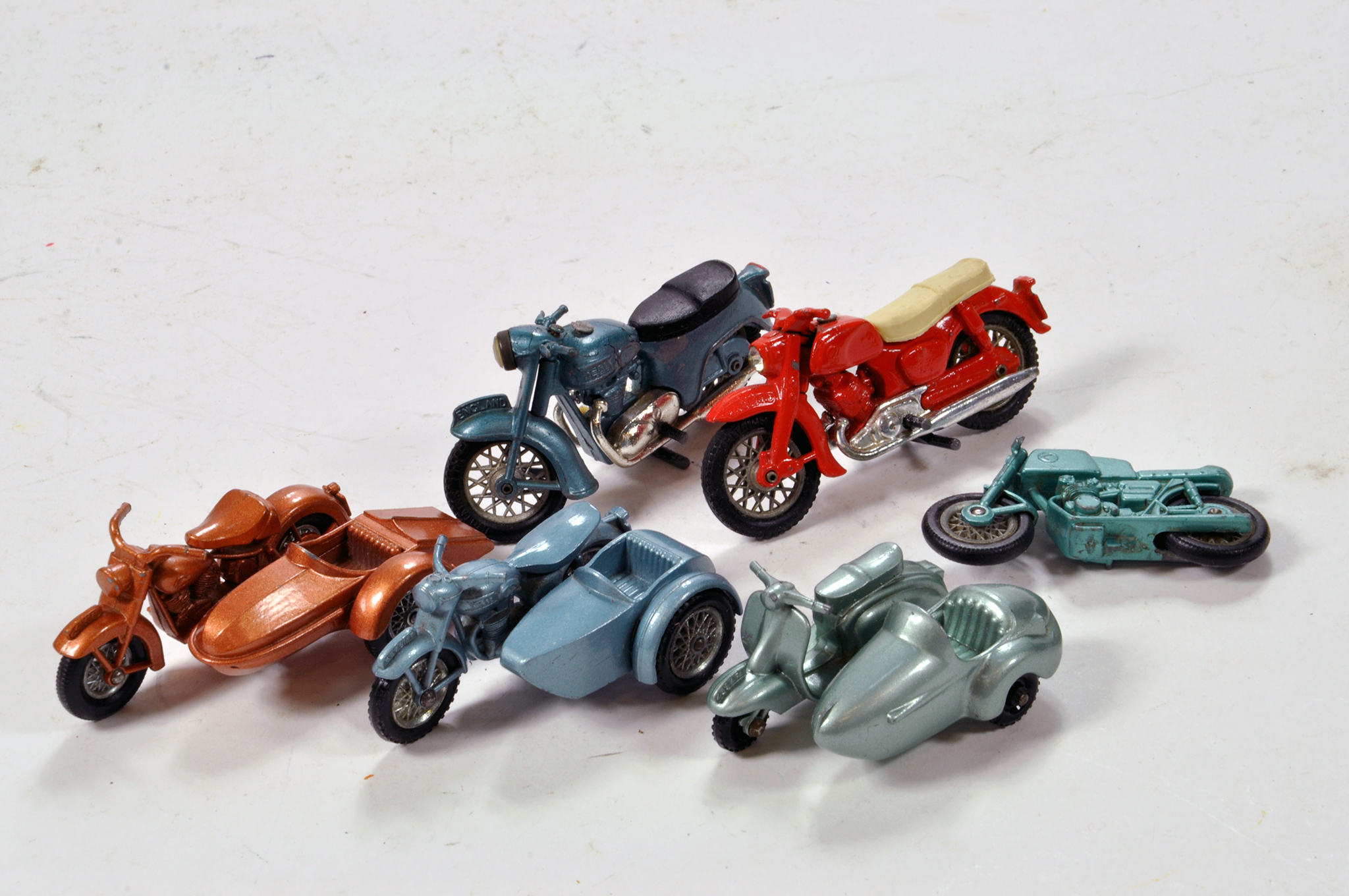 Matchbox No. 66 Harley Davidson Motorbike duo plus others. Generally G to NM. (6)