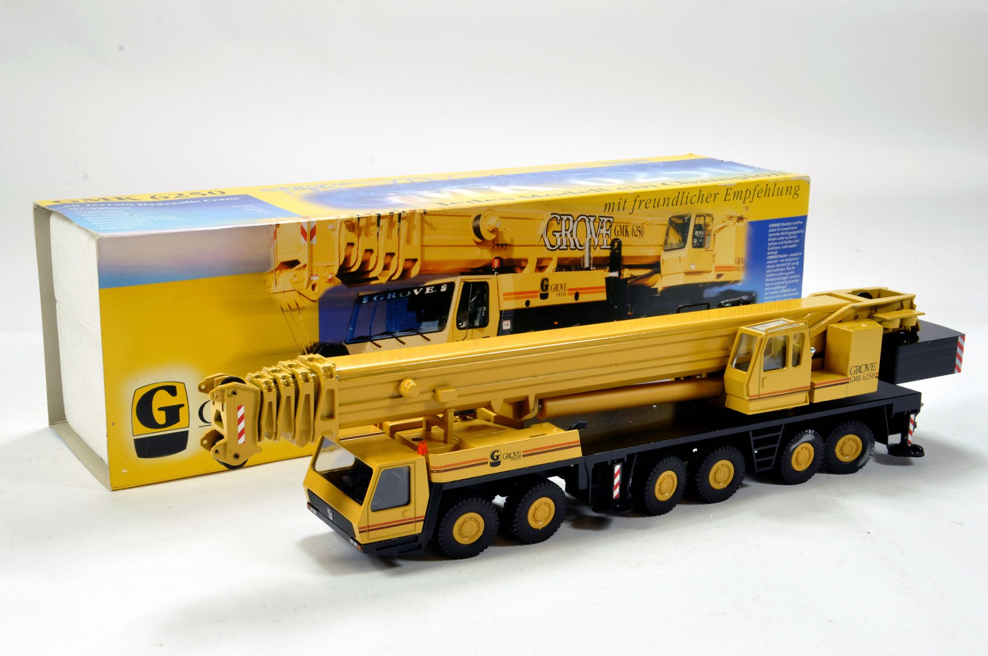 Conrad 1/50 construction issue comprising Grove GMK 6250 Mobile Crane. E to NM.