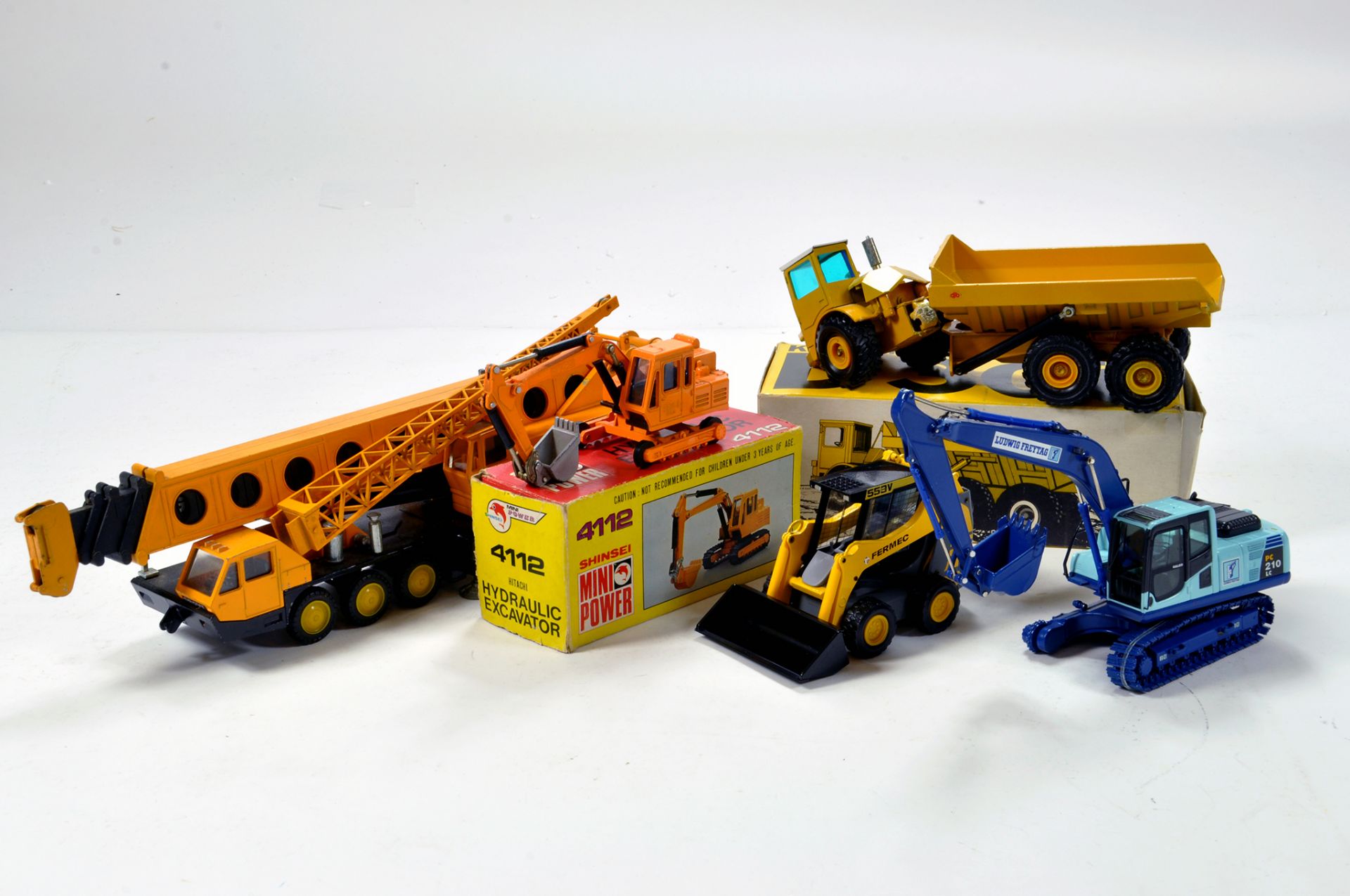 Assorted Construction diecast issues from various makers including Shinsei, Conrad, NZG etc.