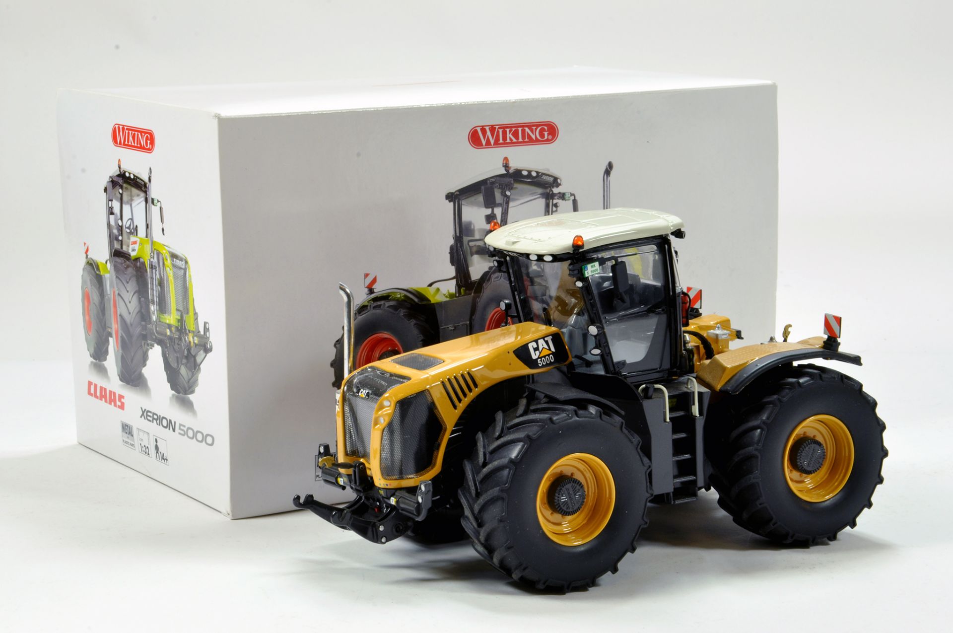 Universal Hobbies 1/32 Farm Issue comprising Claas Xerion CAT Special Edition Tractor. Generally E