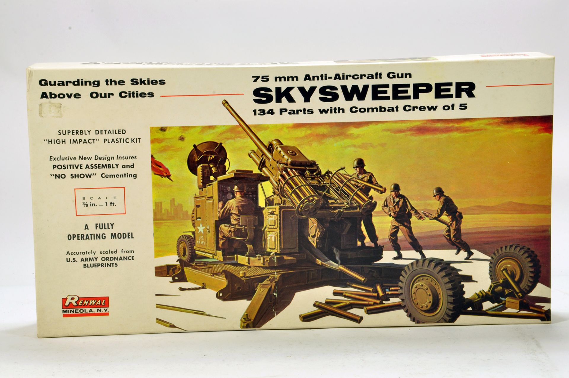 Vintage Renwal Plastic Model Kit comprising 1/32 US 75mm Sky Sweeper AA Gun with Crew. Complete.