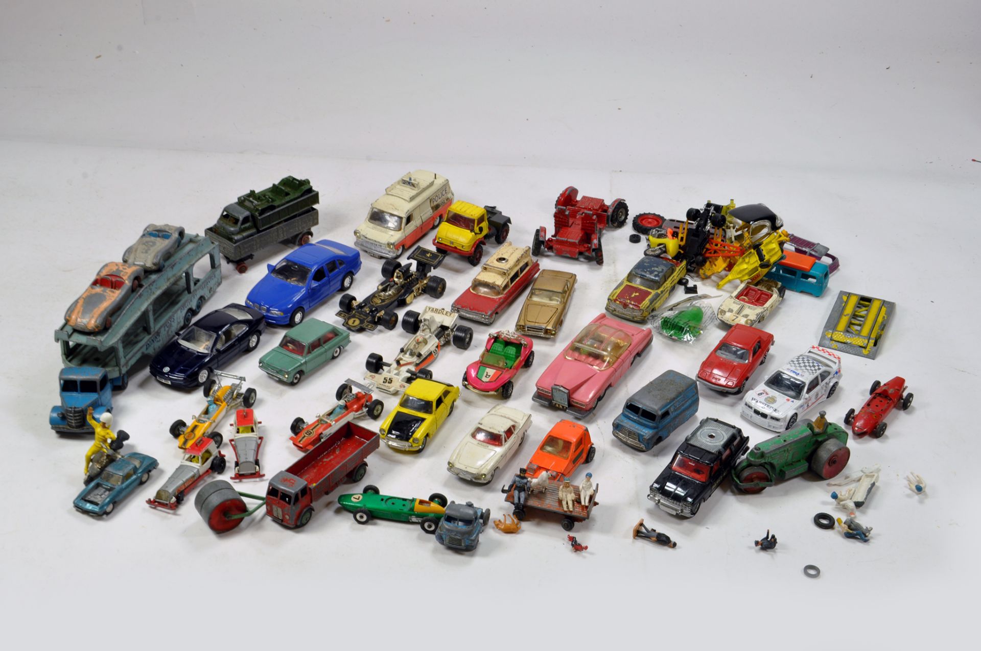 Interesting diecast issue group comprising various issues including FAB 1 plus others.