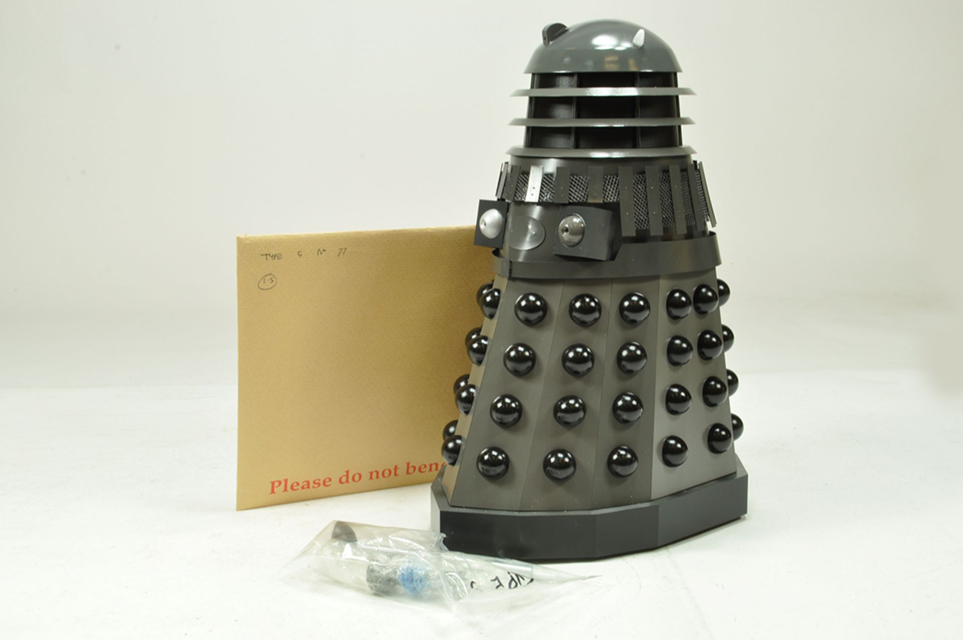 ARC Series of 1/5 scale Handbuilt Dr Who Dalek issues comprising Type 5 No. 77 Dalek. Complete