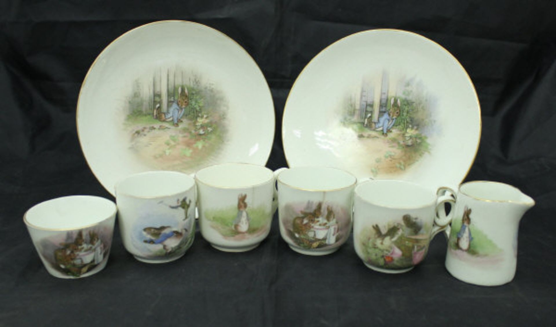 A collection of Grimwade's Peter Rabbit tea wares to include four cups, one milk jug, - Bild 2 aus 2