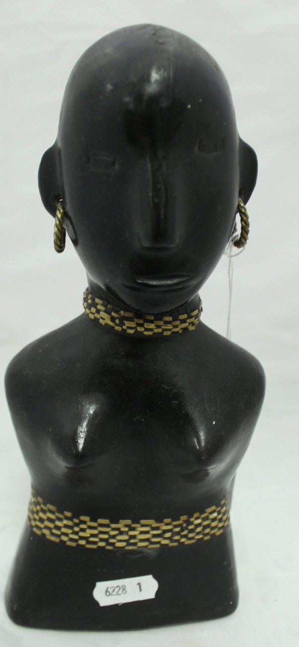 An early 20th Century sculpted clay head of an African woman with necklace, - Image 3 of 3