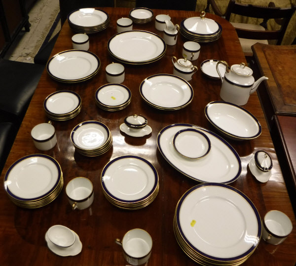 A Richard Ginori "Sardinia" pattern royal blue and gilt banded dinner service (approx 72 pieces)