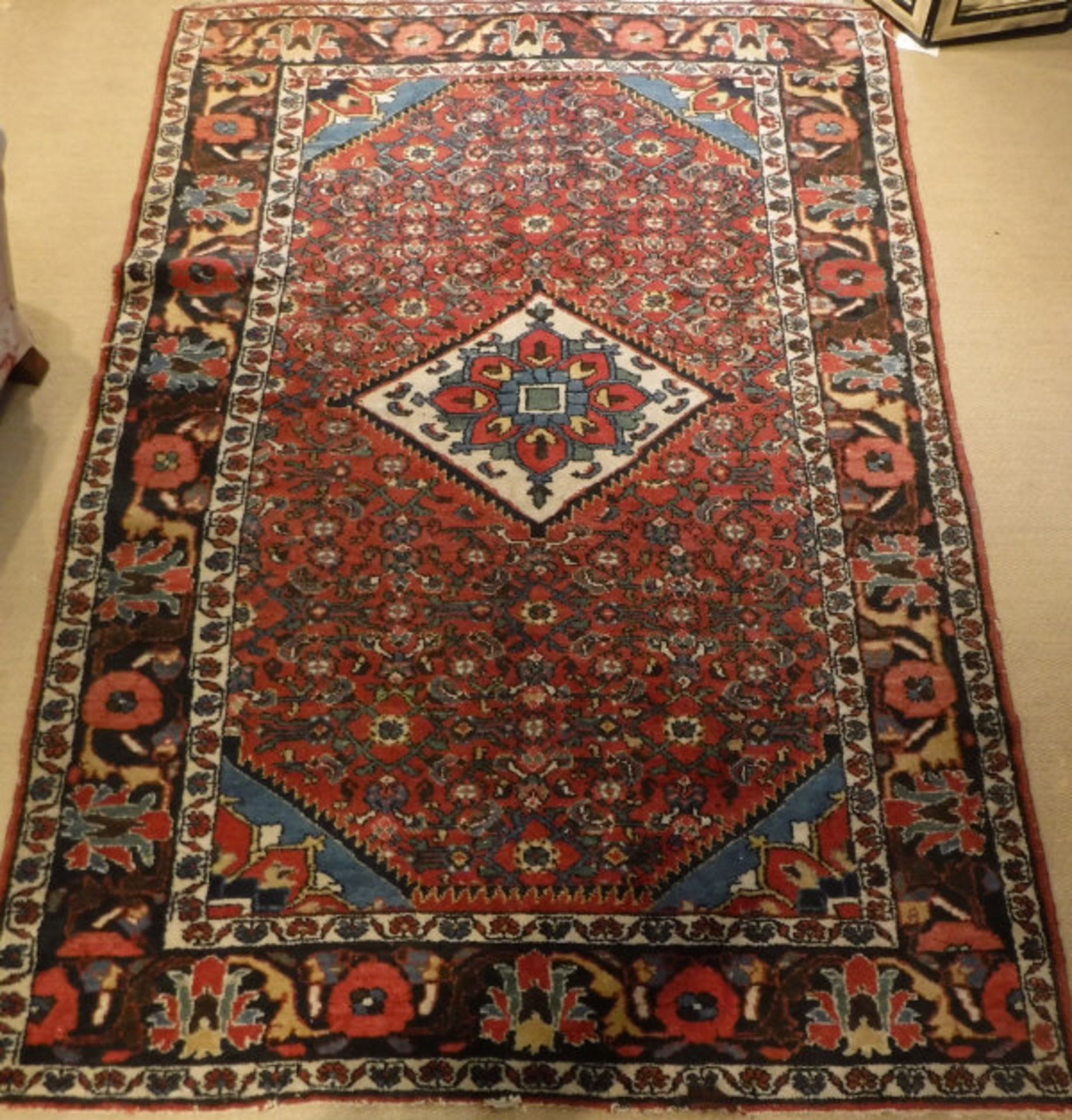 A Persian rug, - Bild 2 aus 3