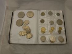 A collection of British and World coinage to include twelve US quarter dollars 1999,