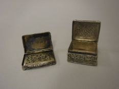 A Victorian silver vinaigrette of rectangular form with engraved acanthus decoration,