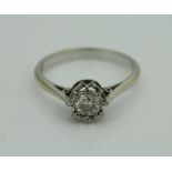An 18 carat gold and solitaire diamond ring, approx 0.