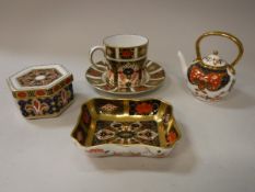 A collection of three Royal Crown Derby Japan pattern miniature items including a rectangular bowl,