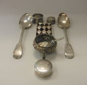 A collection of silver wares to include a pair of Victorian silver table spoons (Exeter 1852),