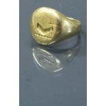 An 18 carat gold signet ring,