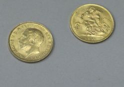 Two George V gold half sovereigns, one 1914,