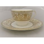 A set of twelve Royal Doulton "Sovereign" pattern gilt decorated coffee cups and saucers (H4973)