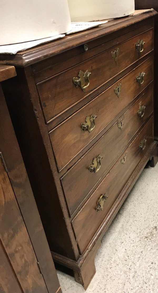 An early 19th Century mahogany bachelor's chest,