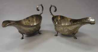 A pair of George V silver sauce boats (Birmingham,