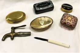 A collection of five various snuff trinket boxes,