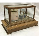 An early 20th Century barograph in the manner of Negretti & Zambra,