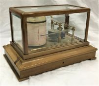 An early 20th Century barograph in the manner of Negretti & Zambra,