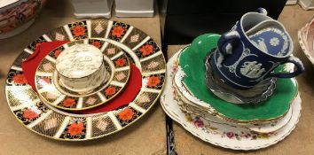 A Royal Crown Derby "Imari" pattern cake plate and matching tea plate,