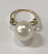 A 10 carat gold mounted South Sea pearl