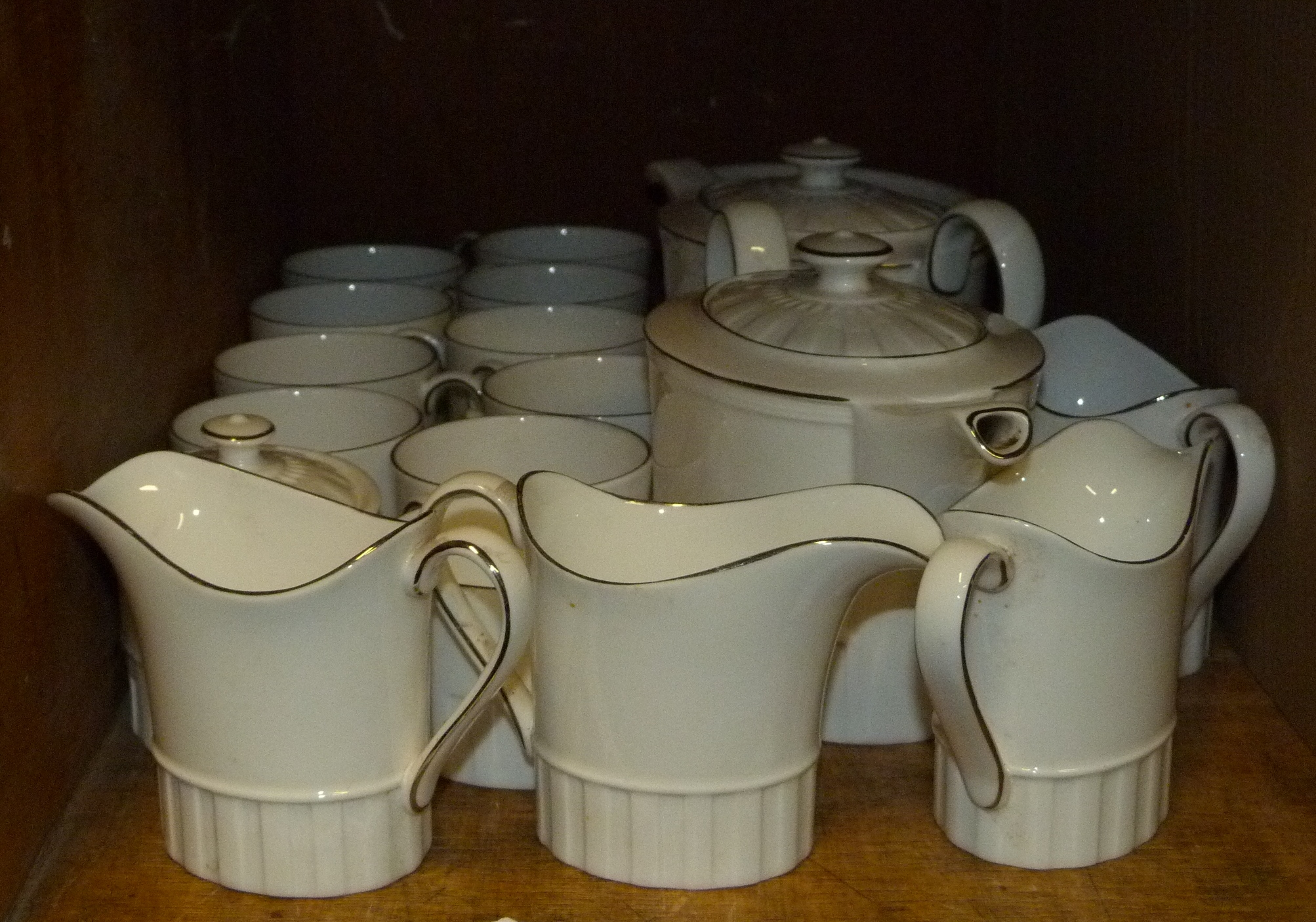 Wedgwood platinum tea service including two large teapots, approximately 31 pieces